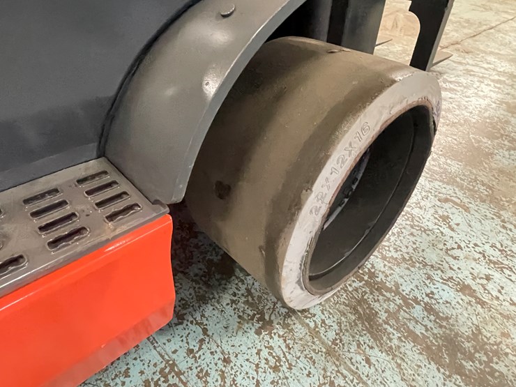 #175-•-2015-toyota-propane-forklift-image-23