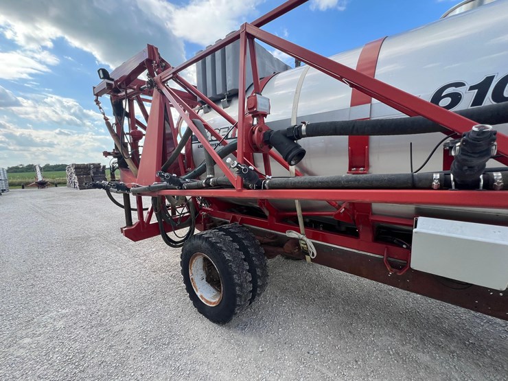 case-610-sprayer-system-2000-gallons-image-74