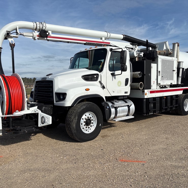 2016 FREIGHTLINER 114SD