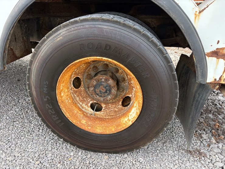 2003-international-durastar-4300-image-13