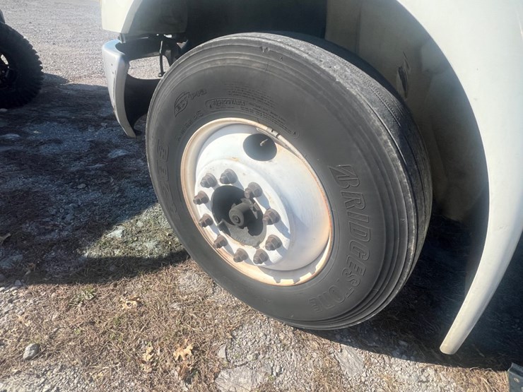 #30907-•-2008-international-durastar-4300m7-24'-single-axle-image-9