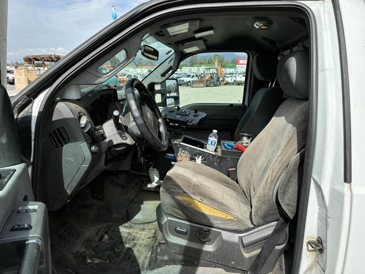 2012-ford-f550-image-10