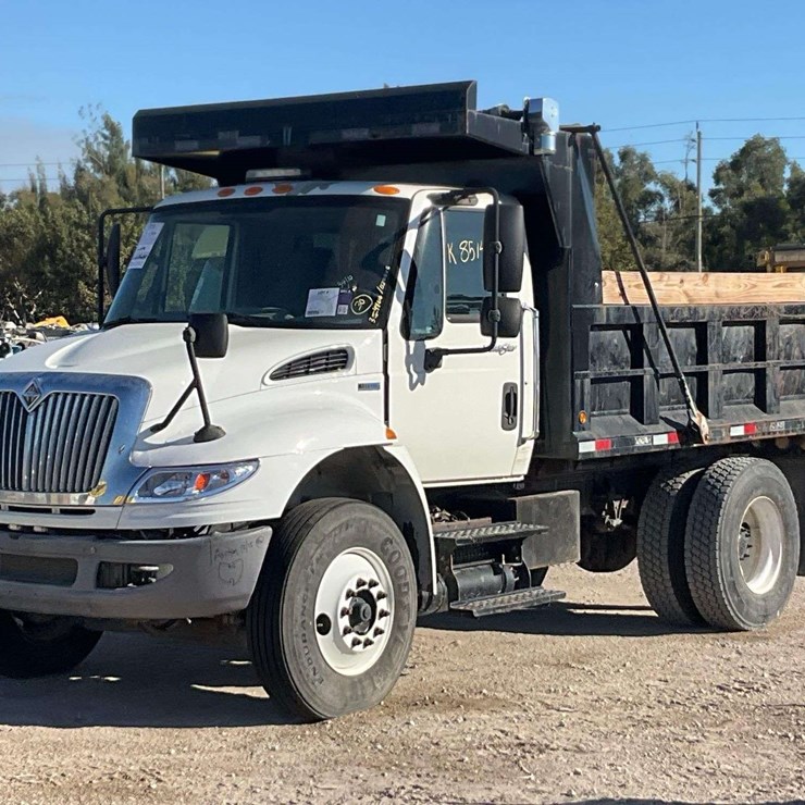 2014 INTERNATIONAL DURASTAR 4300