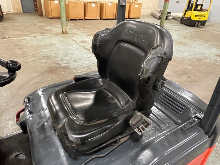 #171-•-2016-toyota-electric-forklift-image-26