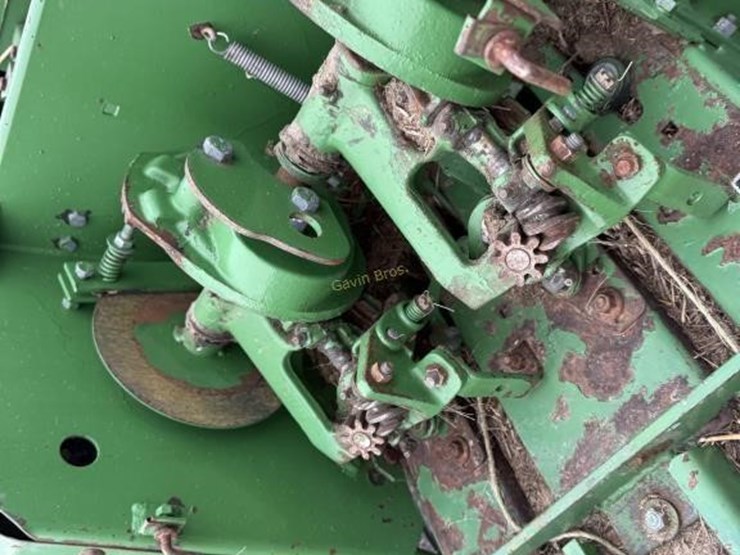 john-deere-327-image-9