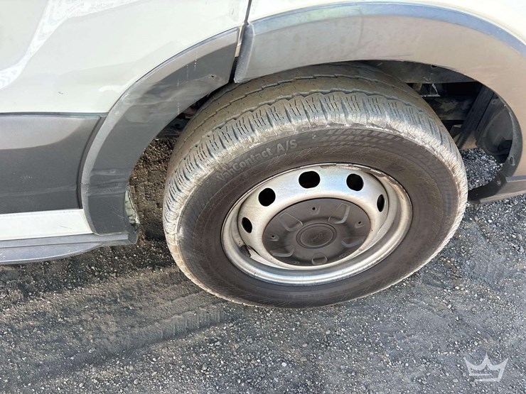 2015-ford-transit-image-27