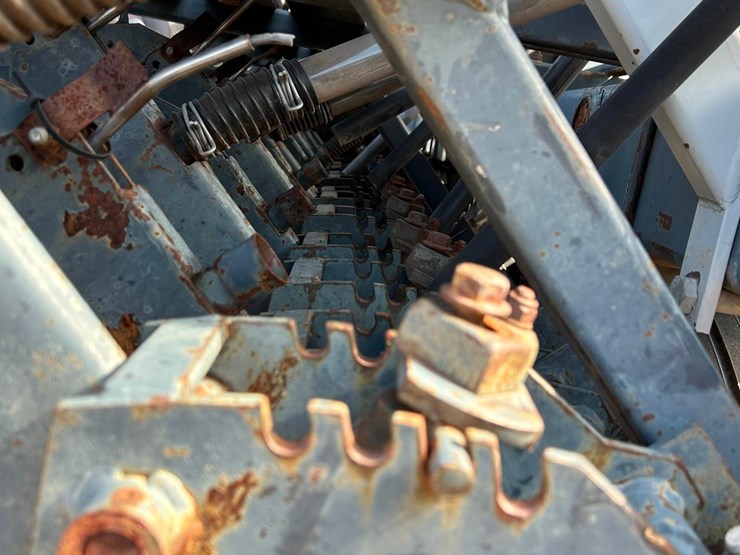 crusterbuster-4000-grain-drill-image-13