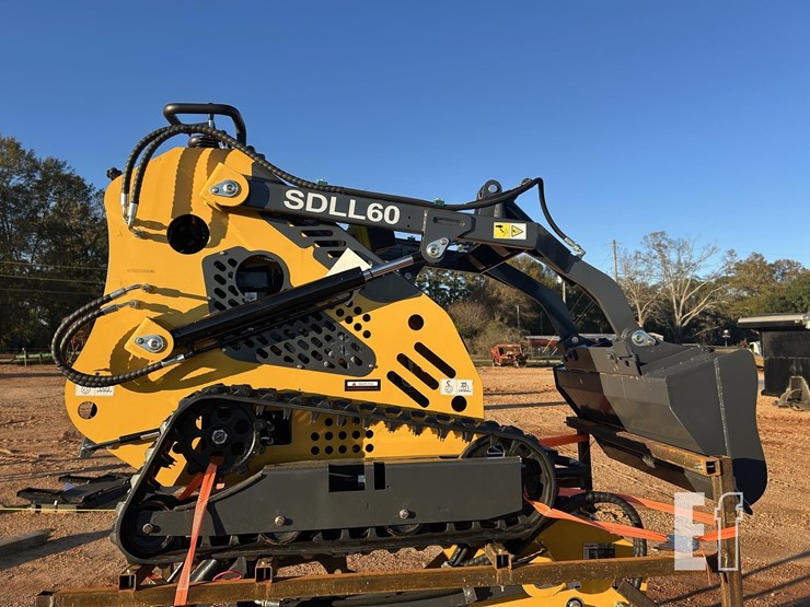 2025-mini-skid-steer-loader-sdlanch-image-1