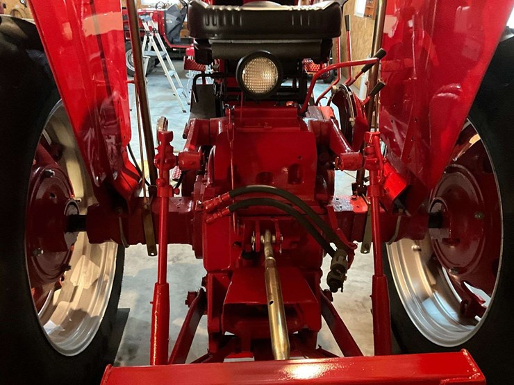 1969-farmall-656-image-9