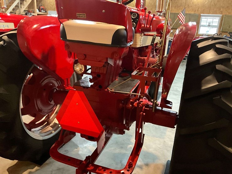 1961-farmall-560-image-8
