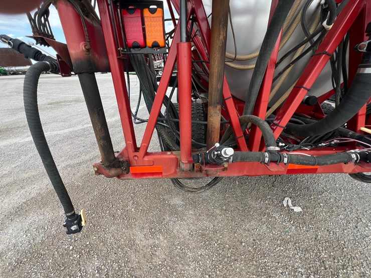 case-610-sprayer-system-2000-gallons-image-34