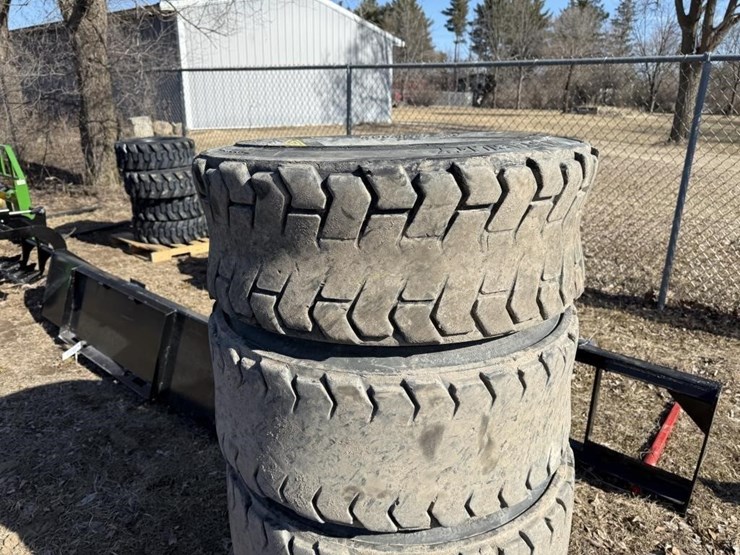 (4)-used/bald-12-16.5-skidsteer-tires-w/rims-image-2