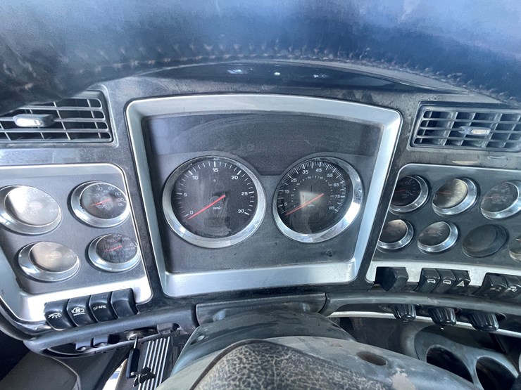 2006-kenworth-t800-image-44