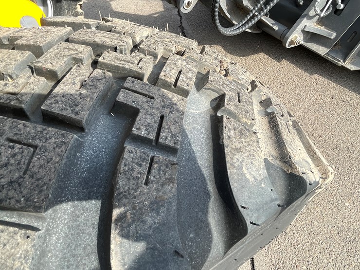 #114-•-new-magnum-3300p-telescoping-wheel-loader-image-45