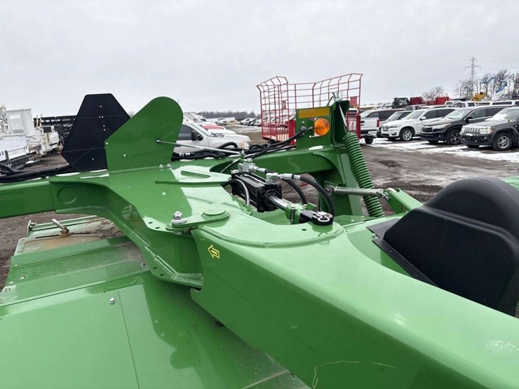 2025-john-deere-s250-image-17