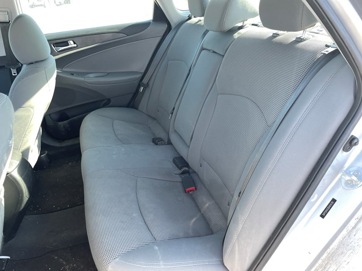 #1519-•-2013-honda-sonata-(has-mn-prior-salvage-title)-image-31