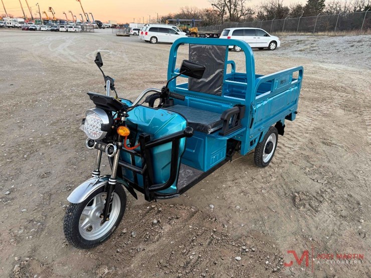 new-3-wheeled-electric-golf-cart-image-4