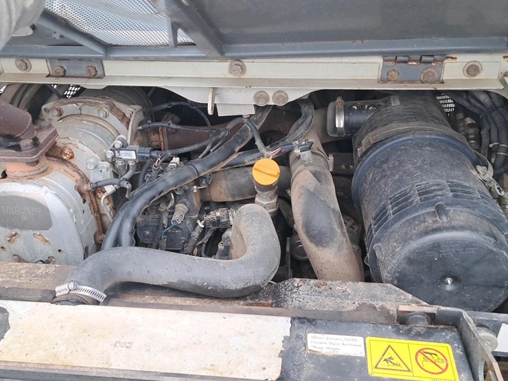 2014-takeuchi-tl10-image-15