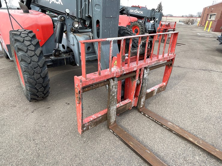 #129-•-2018-skyjack-sj843-telehandler-image-37