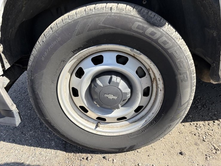 2011-chevrolet-colorado-image-23