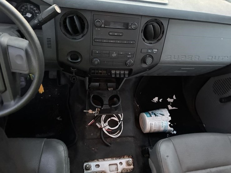 2013-ford-f250-xl-image-13