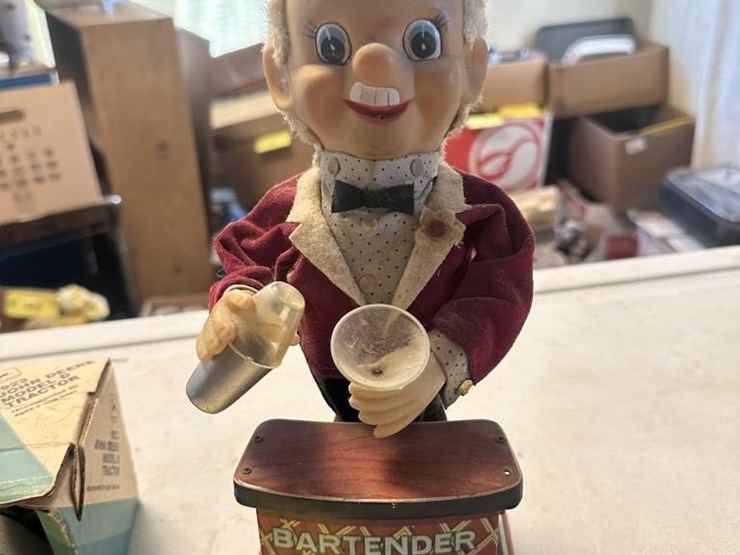 ertl-1923-john-deere-tractor-&-vintage-rosko...-image-4