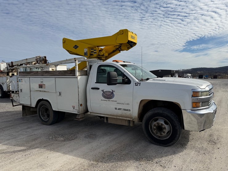 2015-chevrolet-3500hd-image-3