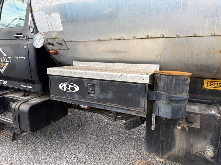 1994-ford-f700-image-23