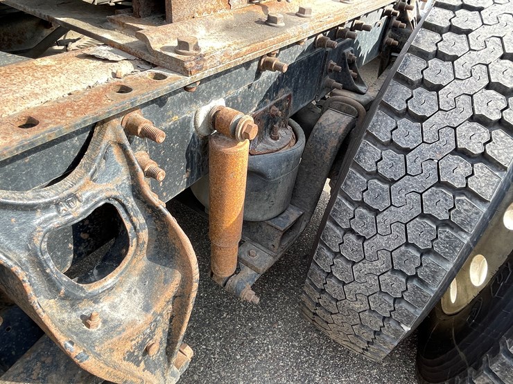 2000-international-9900-image-44