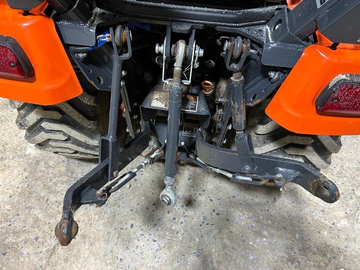 2019-kubota-bx2380-image-16