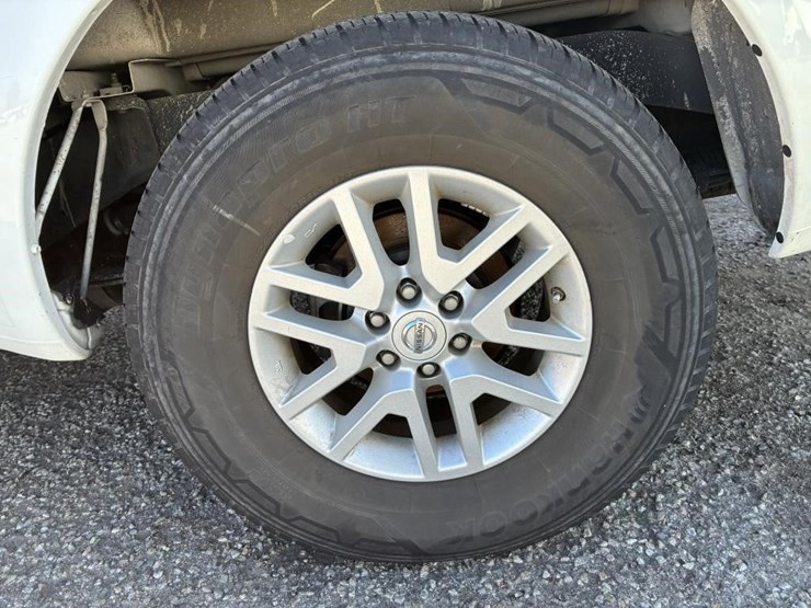 2018-nissan-frontier-sv-image-5