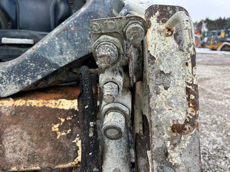 2017-bobcat-t450-image-11