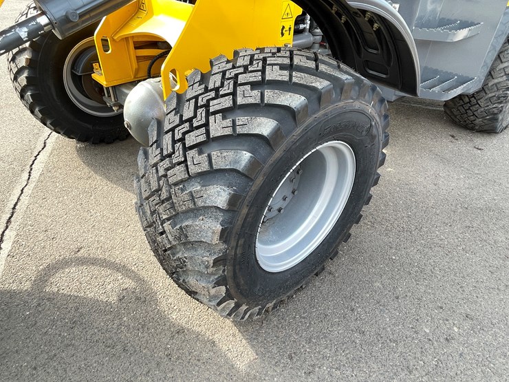 #114-•-new-magnum-3300p-telescoping-wheel-loader-image-14