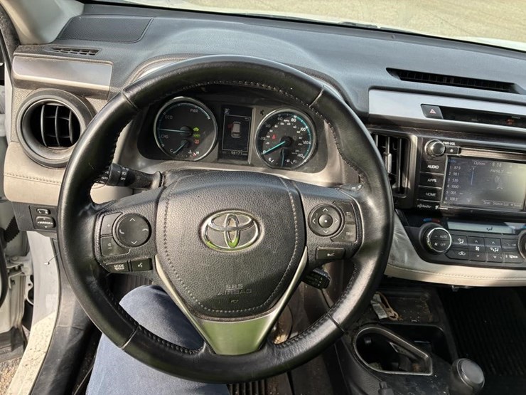 2017-toyota-rav4-image-14