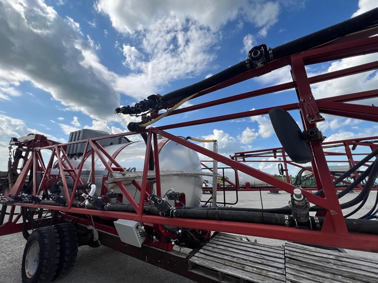 case-610-sprayer-system-2000-gallons-image-72