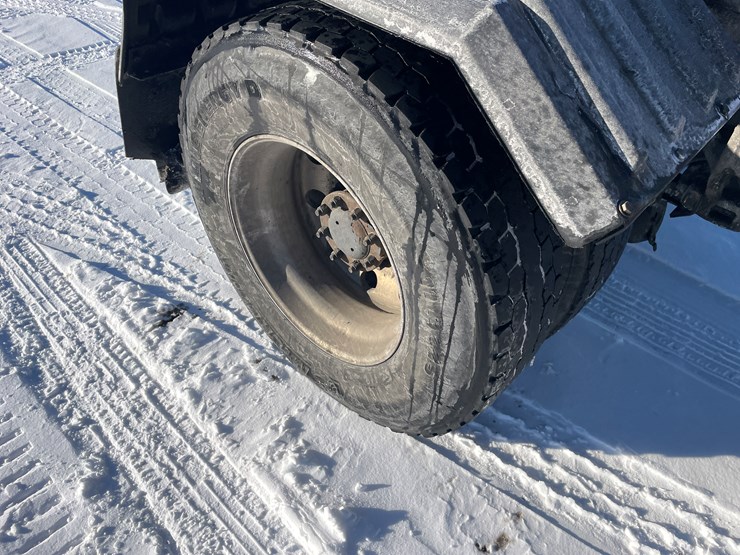 #1459-•-2008-peterbilt-pb335-hook-truck-(has-mn-title)-image-19