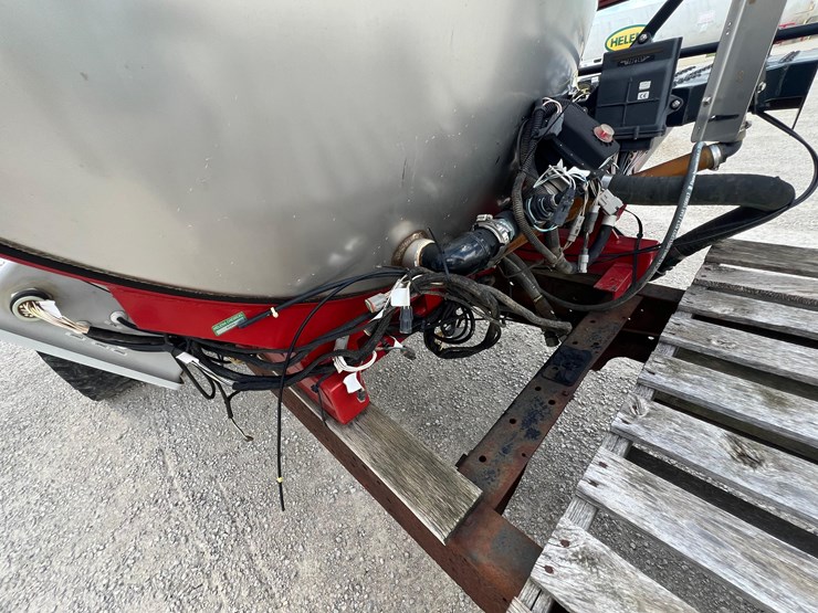 case-610-sprayer-system-2000-gallons-image-20