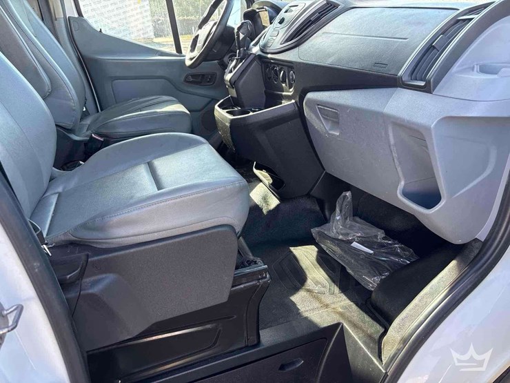 2016-ford-transit-image-22