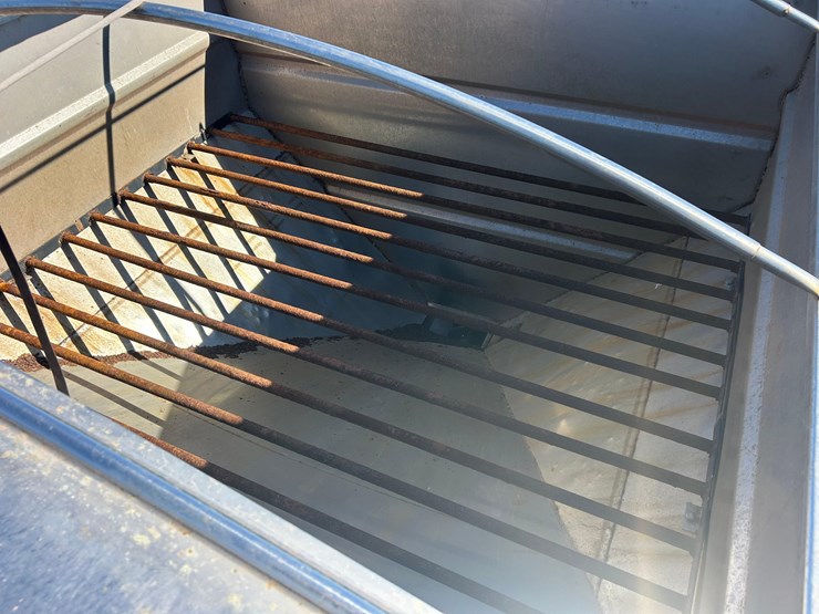 2012-mack-tender-truck-w/adams-rear-discharge-bed-auger-image-46