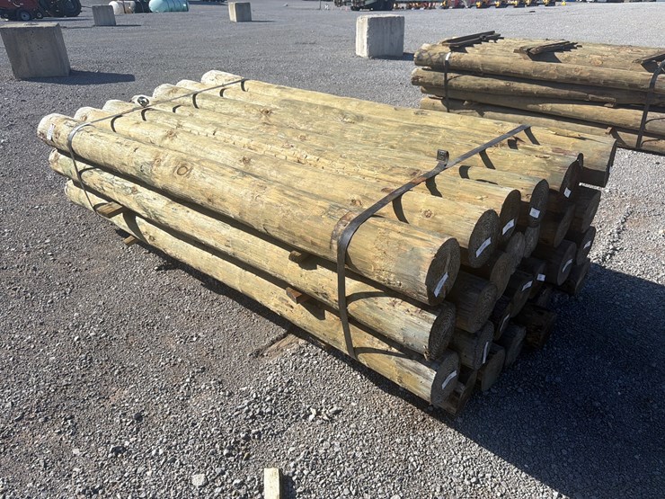 #23872-•-bundle-of-(28)-wooden-posts-image-3