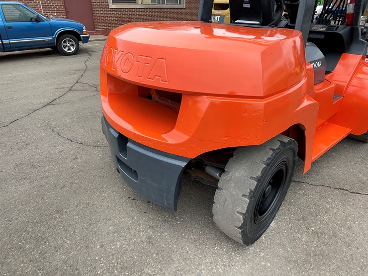 toyota-7fdu70-image-25