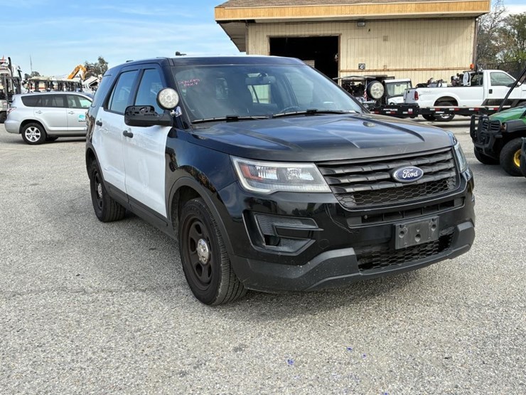 2018-ford-explorer-image-2