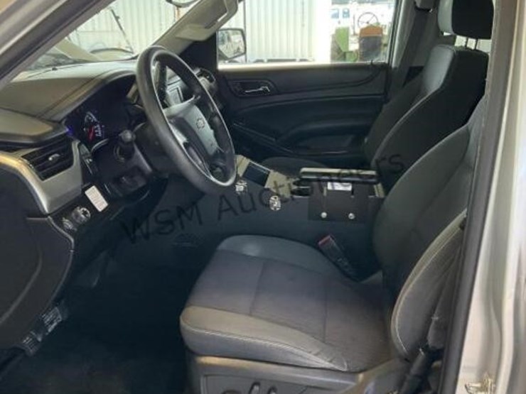 2015-chevrolet-tahoe-image-21