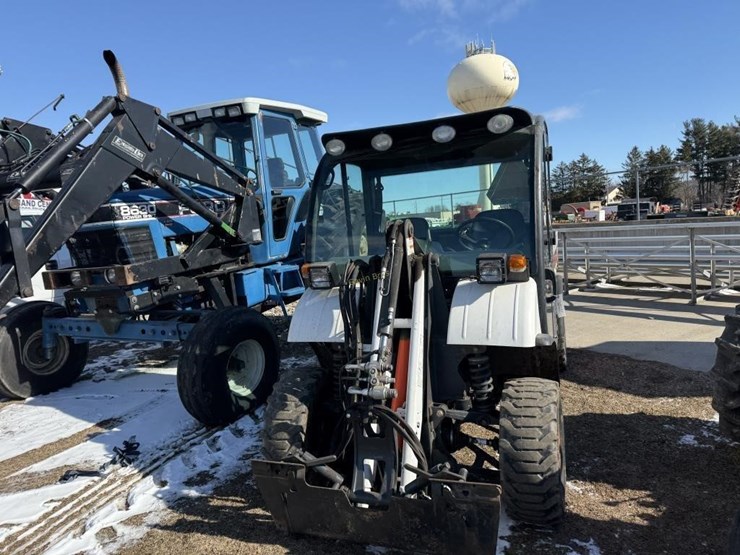 2014-bobcat-toolcat-5600-image-2