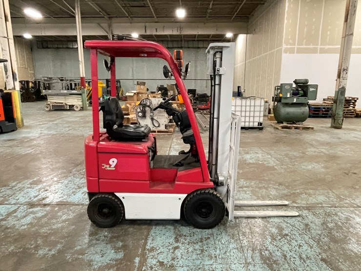 #184-•-toyota-9-runner-electric-forklift-image-4