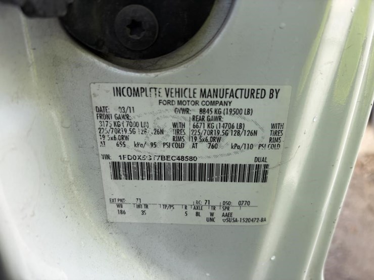 2011-ford-f550-image-19