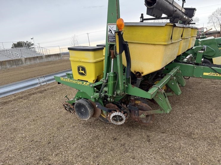 john-deere-1750-image-3