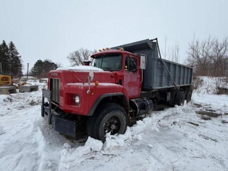 inoperable-1999-mack-rb-t/a-dump-truck-1m2am09c3xm-image-1