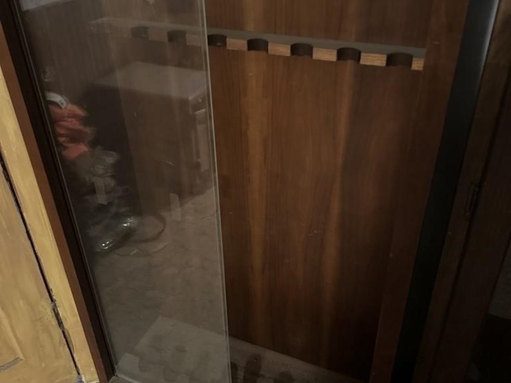 wooden-gun-cabinet-image-3