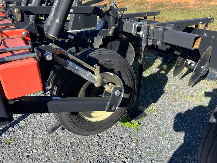 2021-white-251-image-14